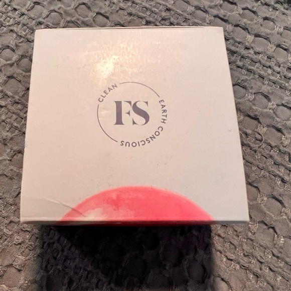 FENTY CHERRY DUB BLAH 2 BRIGHT 5%
AHA FACE MASK - Picture 3 of 7